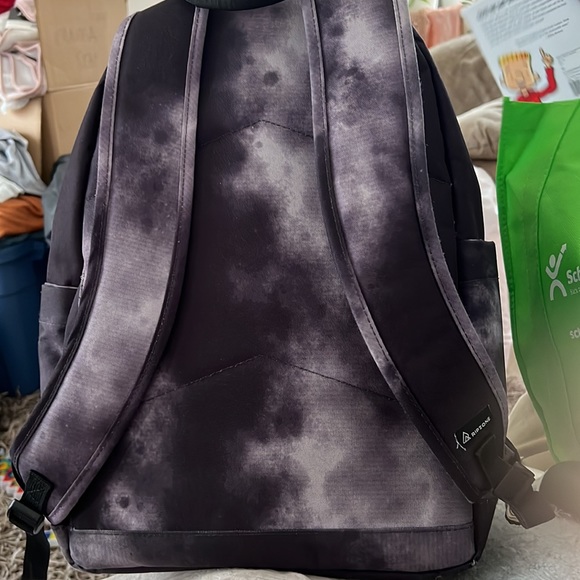 Backpack ripzone with ipad or laptop compartment inside - Picture 3 of 9